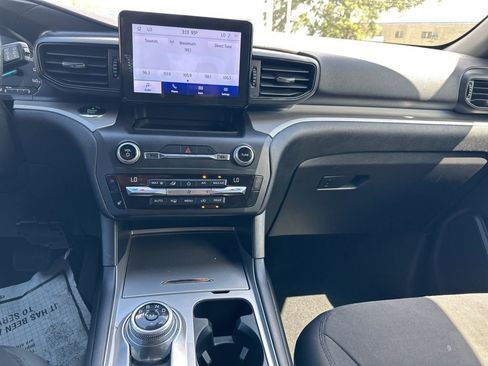 Used 2020 Ford Explorer XLT w/ Comfort Package image 14
