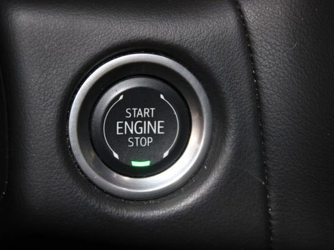 Used 2024 Chevrolet Suburban RST image 27