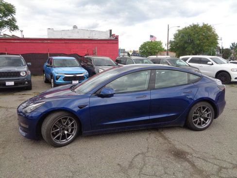 Used 2021 Tesla Model 3 Long Range AWD/4WD image 3