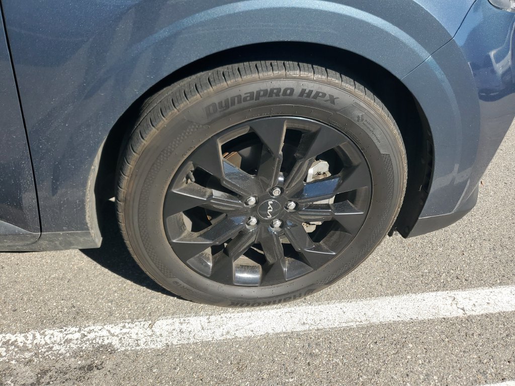 Used 2022 Kia Carnival SX FWD image 3