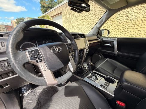 Used 2021 Toyota 4Runner Limited AWD/4WD image 15