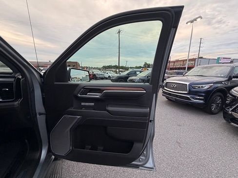 Used 2024 GMC Sierra 1500 Denali w/ Technology Package AWD/4WD image 30