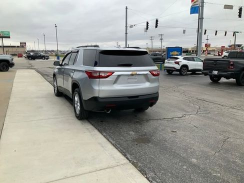 Used 2020 Chevrolet Traverse LT image 9