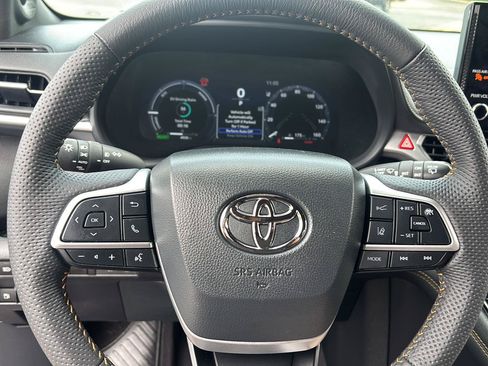 Used 2026 Toyota Sienna XLE Woodland Edition AWD/4WD image 29