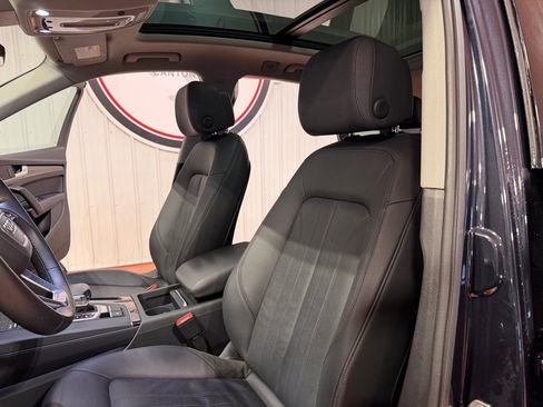 Used 2020 Audi Q5 2.0T Premium w/ Convenience Package image 17