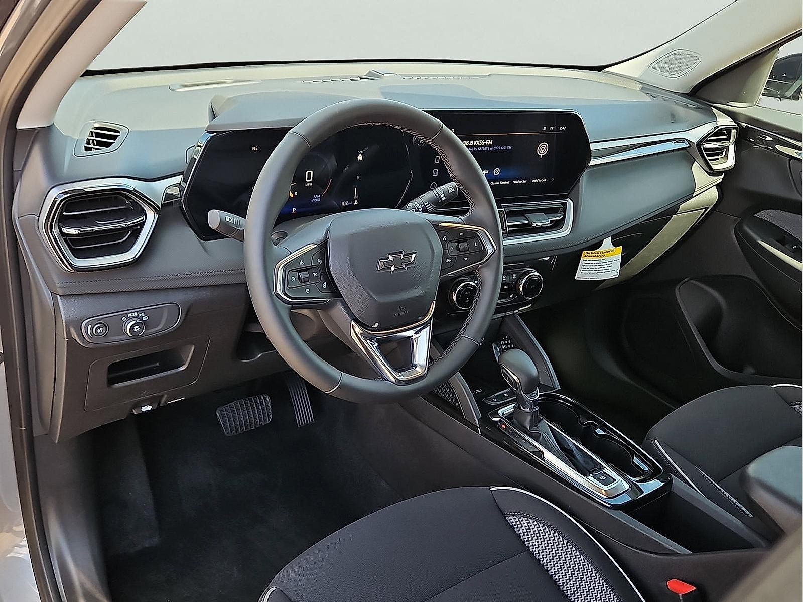 Used 2026 Chevrolet TrailBlazer LT w/ Convenience Package FWD image 11