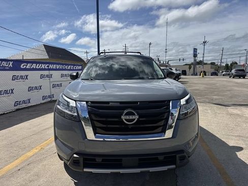 Used 2023 Nissan Pathfinder Platinum w/ Cargo Package AWD/4WD image 4