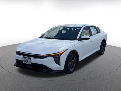 Used 2025 Kia K4 LXS FWD image 7