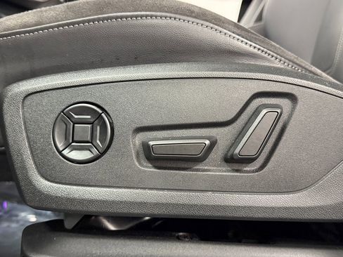 Used 2023 Audi Q3 2.0T Premium Plus w/ Premium Plus Package image 29