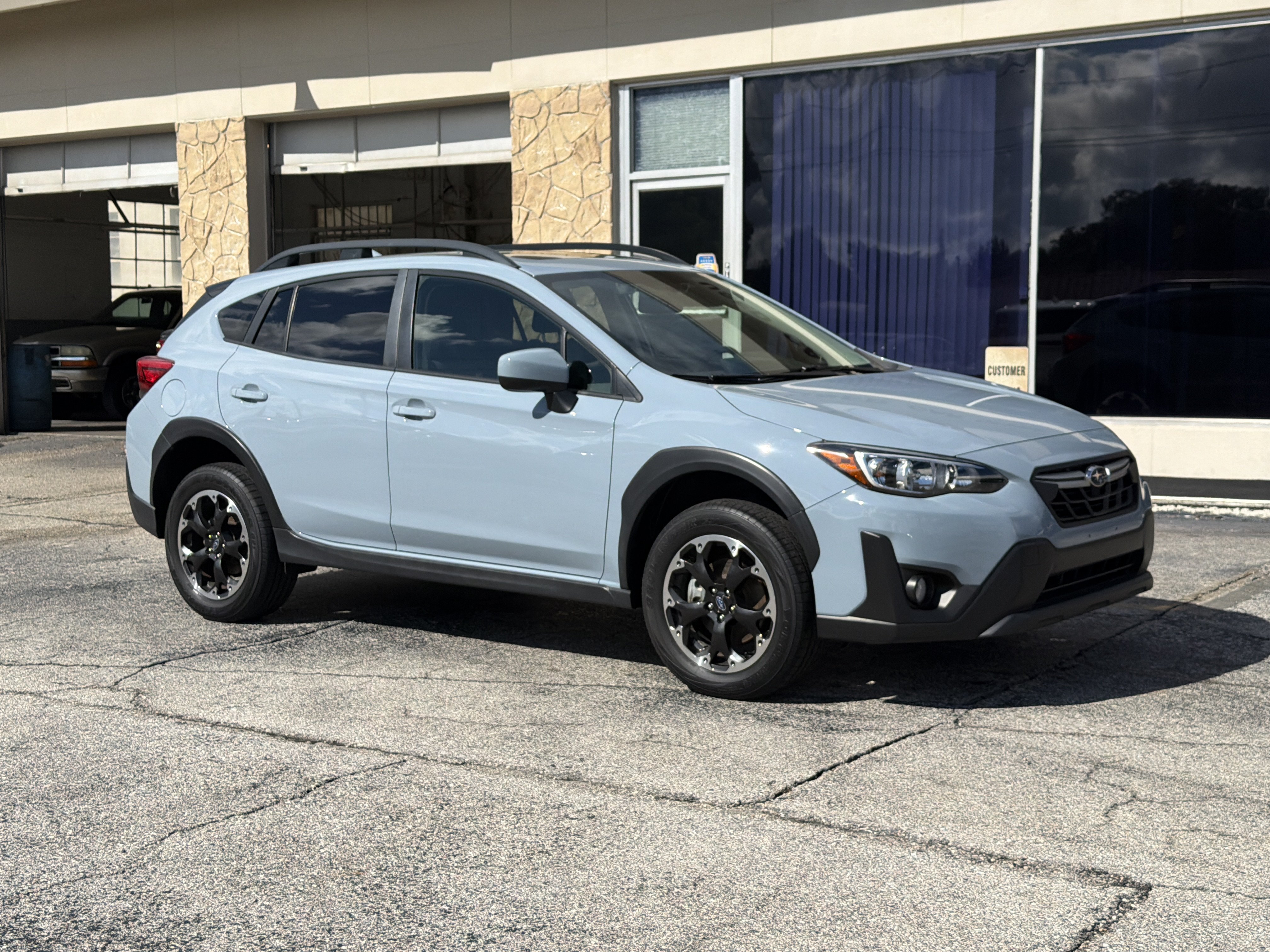 Used 2022 Subaru Crosstrek 2.0i Premium w/ Moonroof Package AWD/4WD image 1