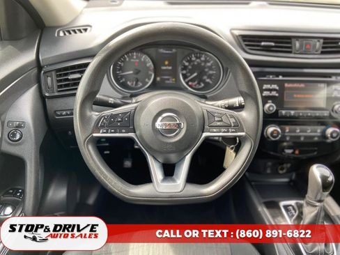 Used 2017 Nissan Rogue S w/ S Family Package image 14