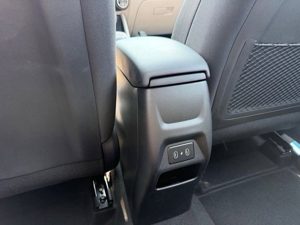 Certified 2024 Hyundai Venue SEL FWD image 26
