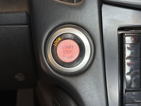 Used 2016 Nissan 370Z Coupe RWD image 26
