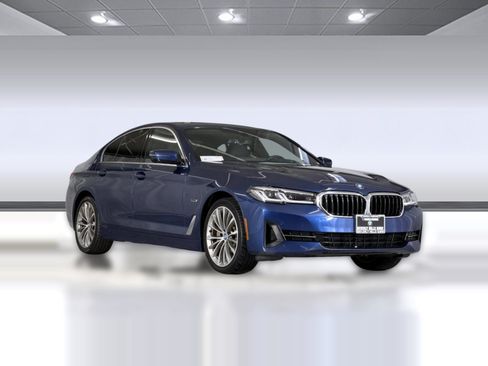 Used 2023 BMW 530e w/ Convenience Package RWD image 7