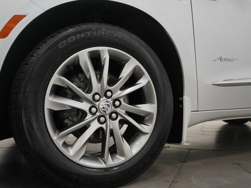 Used 2023 Buick Enclave Avenir image 27