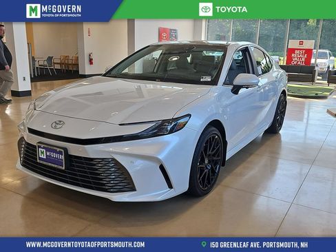 New 2026 Toyota Camry Hybrid AWD/4WD image 1