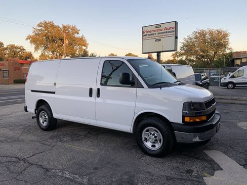 Used 2020 Chevrolet Express 2500 w/ Driver Convenience Package image 16