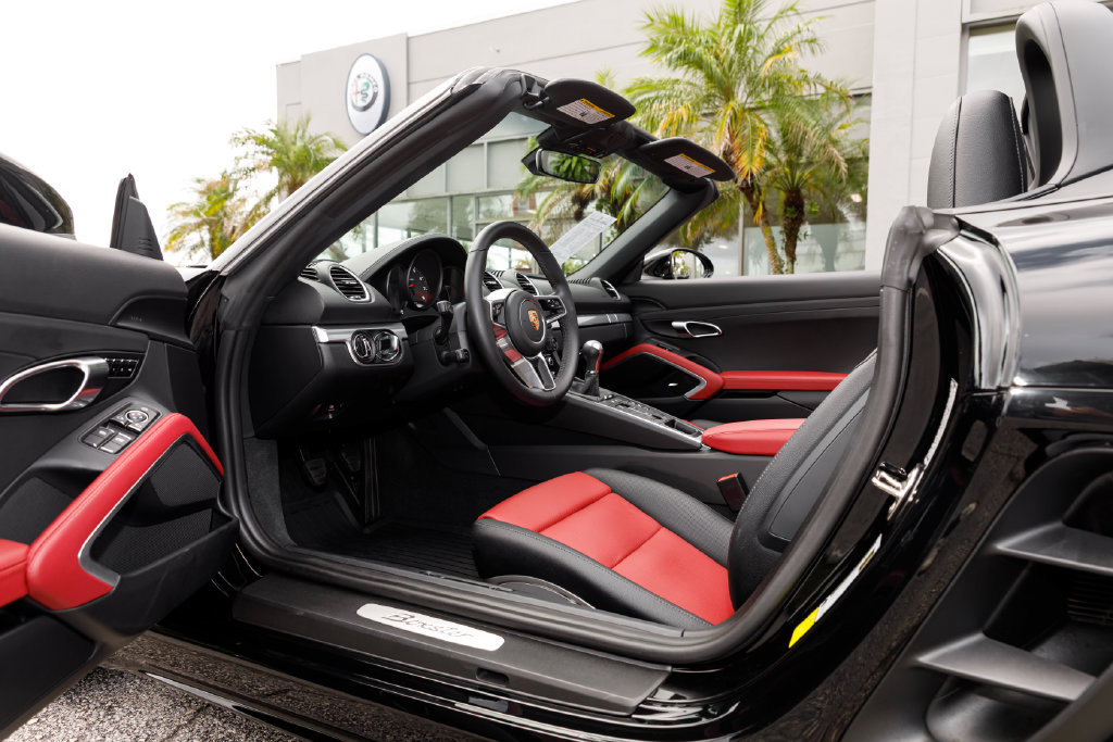 Used 2025 Porsche 718 Boxster RWD image 24