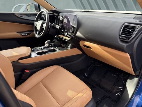 Certified 2025 Lexus NX 250 FWD w/ Premium Package image 29