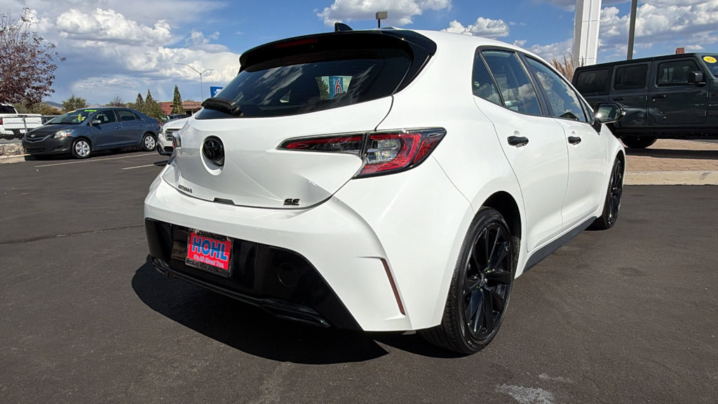 Used 2021 Toyota Corolla SE FWD image 3