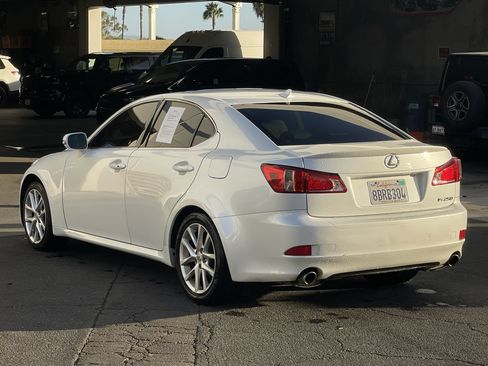 Used 2011 Lexus IS 250 w/ Premium Pkg Value Edition RWD image 3