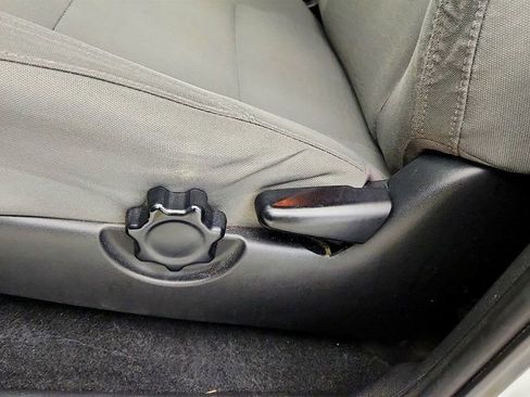 Used 2016 Toyota Tacoma SR5 w/ SR5 Appearance Package (SN) RWD image 10