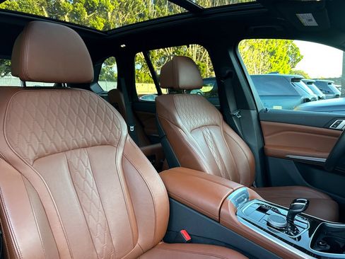 Used 2023 BMW X5 sDrive40i w/ M Sport Package image 30