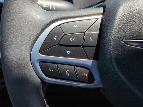 Used 2025 Chrysler Pacifica Select FWD image 22
