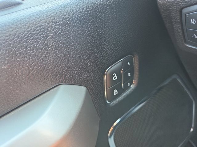 Used 2019 Ford F250 Lariat w/ Lariat Ultimate Package AWD/4WD image 12
