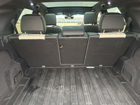 Used 2020 Land Rover Discovery Sport SE R-Dynamic image 35