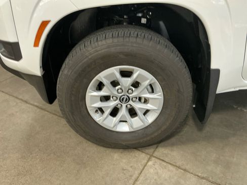 Used 2025 Nissan Frontier S image 26