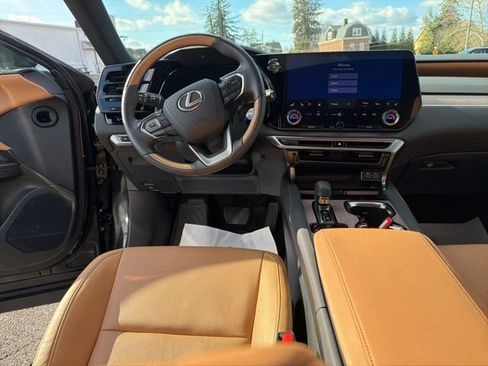 Used 2024 Lexus RX 350h w/ Accessory Package (Z1) image 17