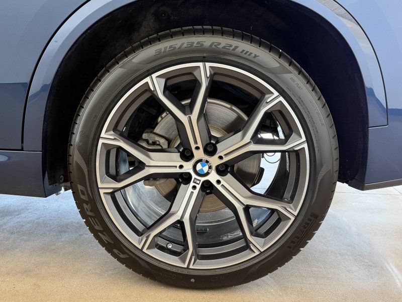 Used 2019 BMW X5 xDrive40i w/ M Sport Package AWD/4WD image 12