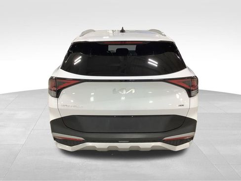 Certified 2023 Kia Sportage EX image 8