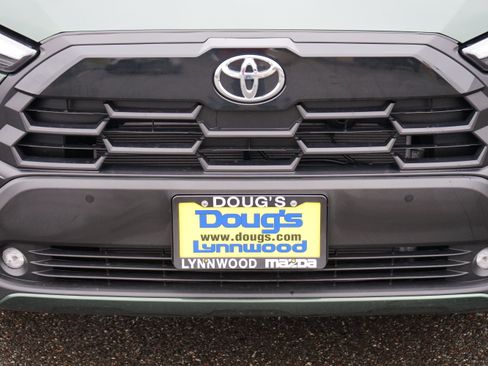 Used 2026 Toyota Corolla Cross XLE image 7