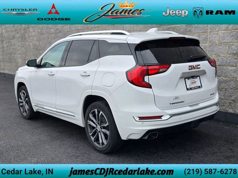 Used 2020 GMC Terrain Denali w/ Denali Premium Package AWD/4WD image 3