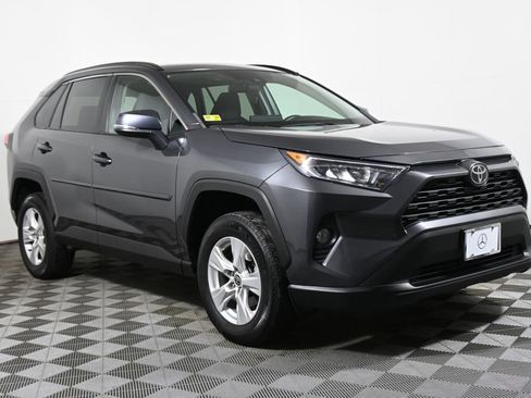 Used 2021 Toyota RAV4 XLE w/ Convenience Package image 8