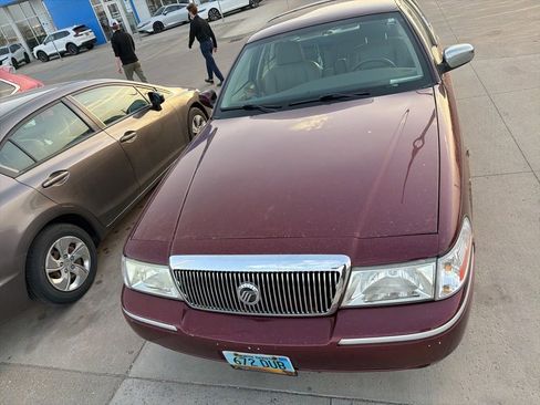Used 2005 Mercury Grand Marquis GS RWD image 10