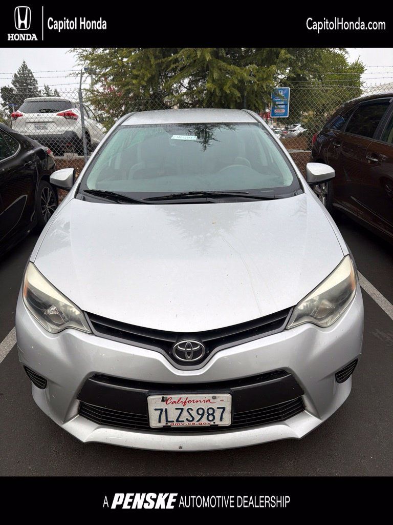 Used 2015 Toyota Corolla LE FWD image 1
