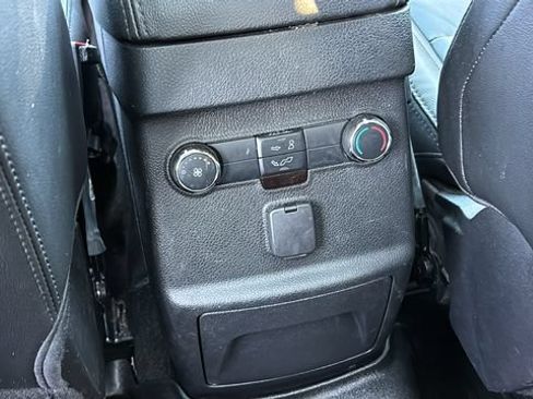 Used 2016 Ford Explorer XLT w/ Equipment Group 202A AWD/4WD image 7