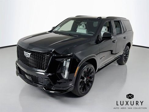 Used 2025 Cadillac Escalade V w/ LPO, ONYX Package AWD/4WD image 4