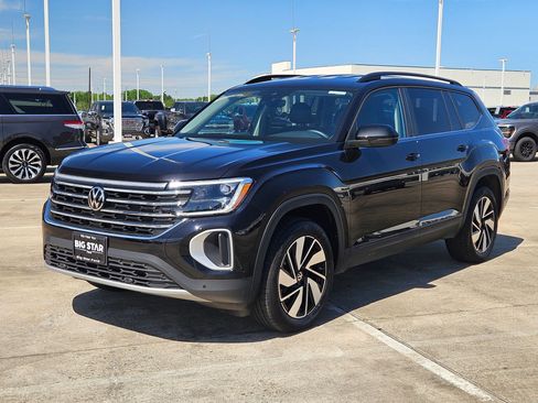 Used 2025 Volkswagen Atlas SE image 8