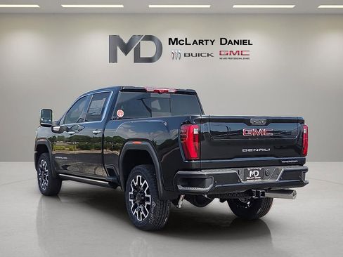 New 2025 GMC Sierra 2500 Denali w/ Denali Reserve Package AWD/4WD image 4