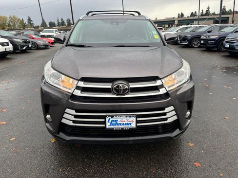 Used 2019 Toyota Highlander XLE image 2