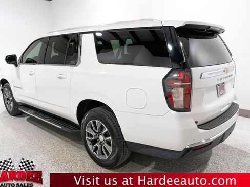 Used 2021 Chevrolet Suburban LT w/ Rear Media and Nav Package RWD image 3