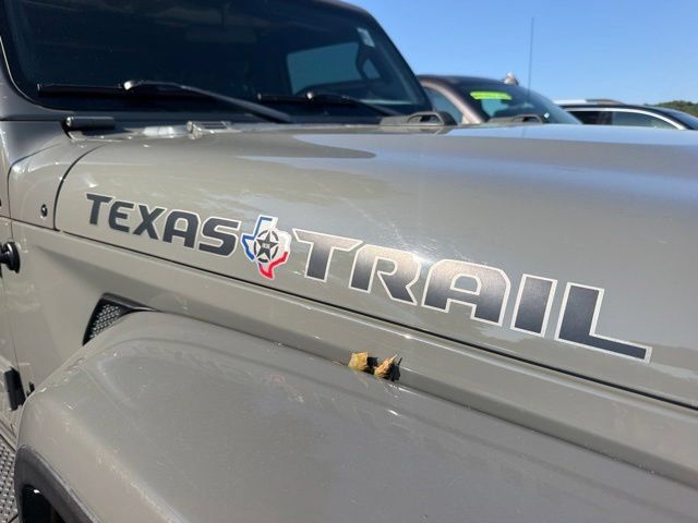 Used 2021 Jeep Gladiator Sport AWD/4WD image 13