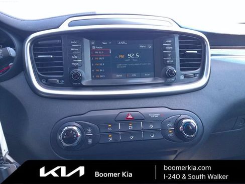Used 2019 Kia Sorento FWD image 9