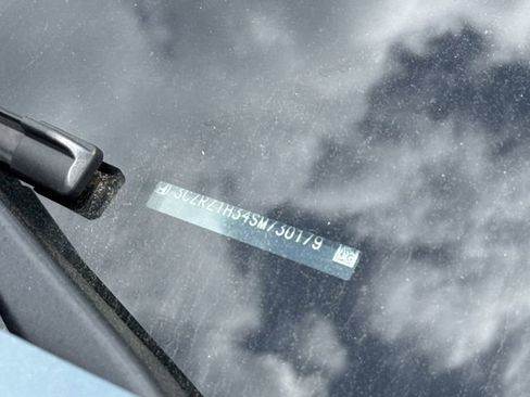 Used 2025 Honda HR-V LX image 10