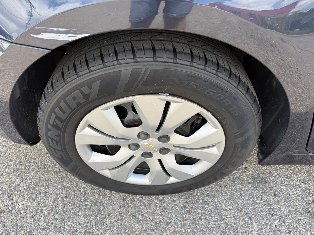 Used 2015 Chevrolet Cruze LS FWD image 8