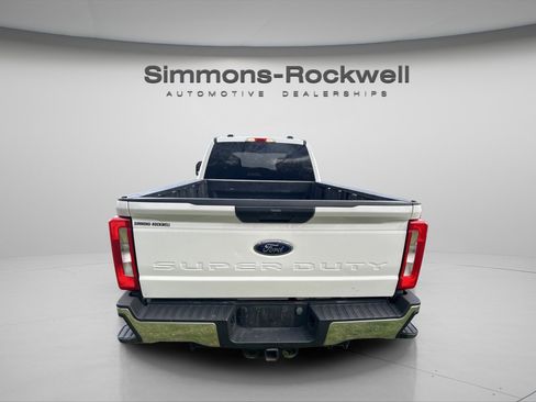 Used 2024 Ford F250 XLT AWD/4WD image 3
